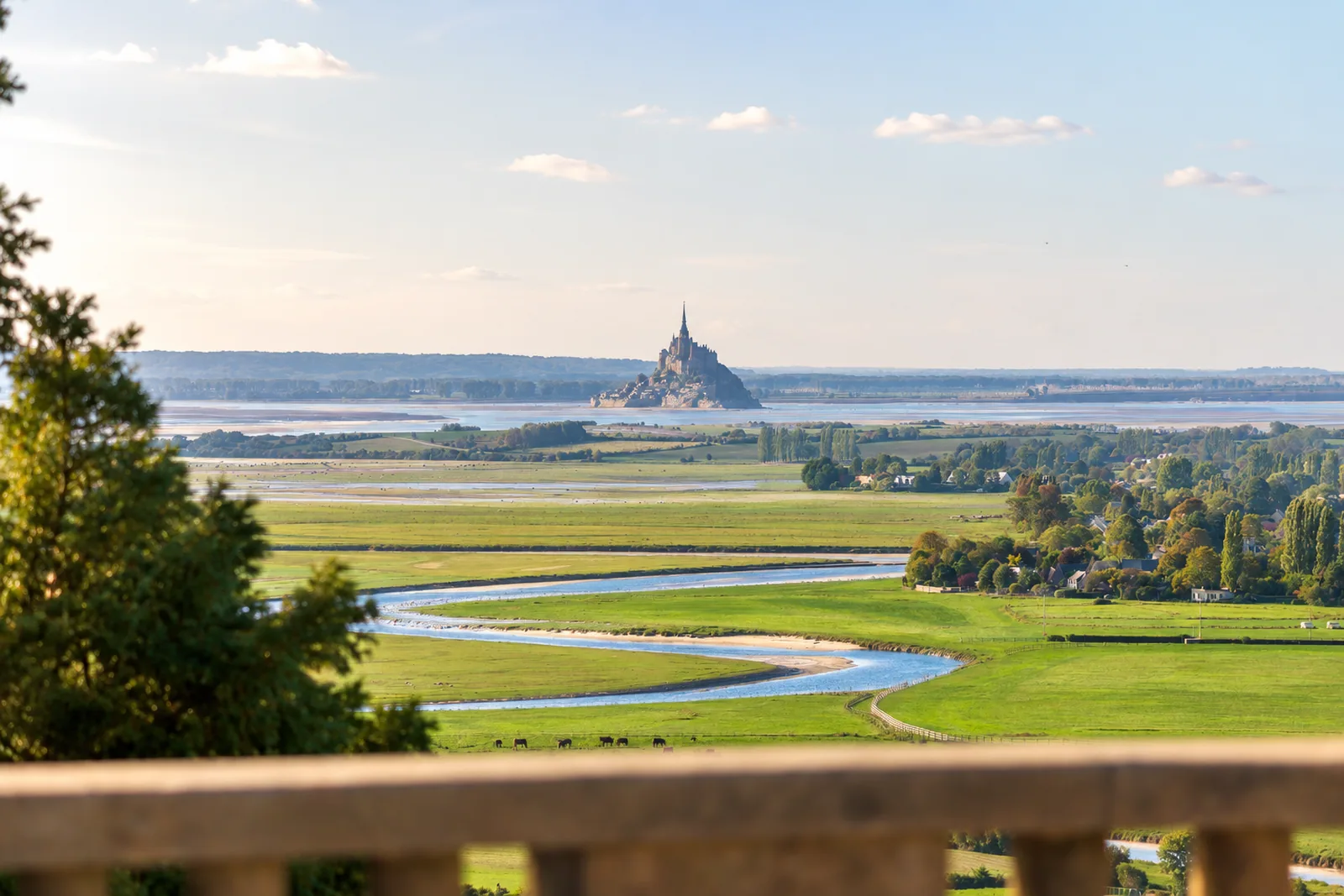 Le Jardin des Plantes d'Avranches avec vue sur la baie du Mont-Saint-Michel
