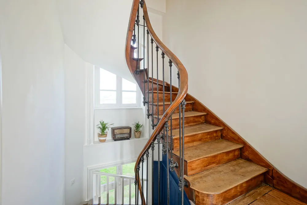 L'escalier d'origine — Le Manoir Ducey